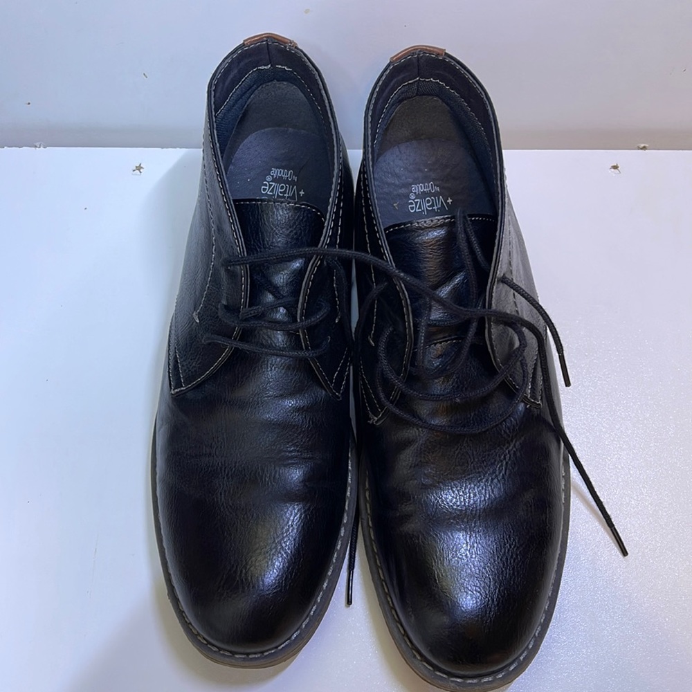 Black dress shoes